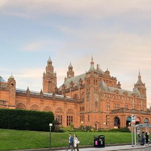 An image of Kelvingrove Museum and Art Gallery during sunset. 